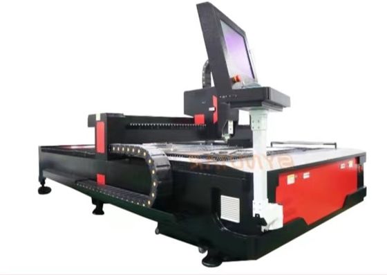 1500W-6000W Fiber Laser Cutting Machine 1500*3000mm Area Kerja 10,6um Panjang Gelombang